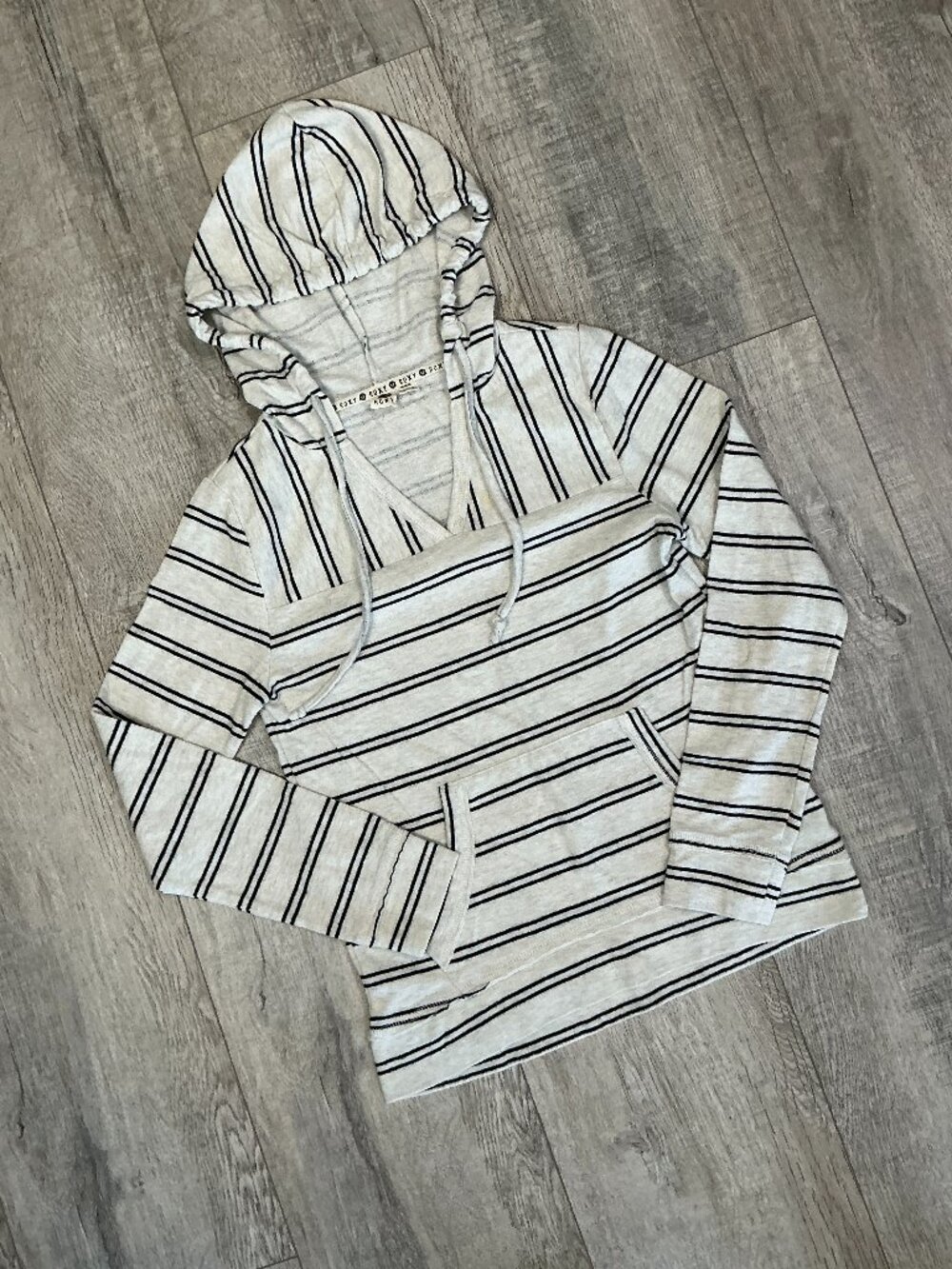 Roxy Women’s White and Black Striped Pullover Hoodie Size Medium Coastal